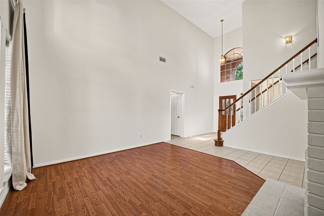 Photo - 2411 Charter Oaks Ct