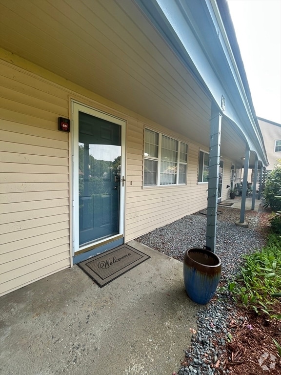Building Photo - 66 Kennedy Dr Unit 2 Rental