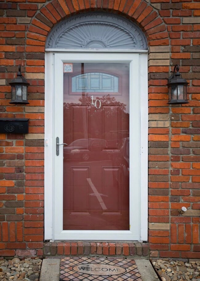 Photo - 3000 Golden Rd