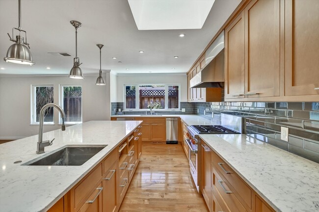 Photo - 1681 Kensington Ave