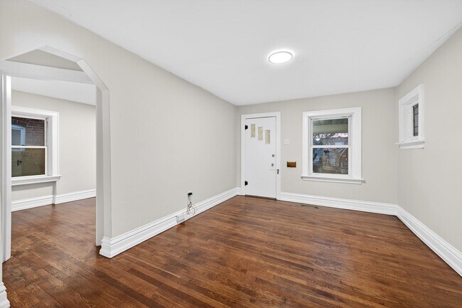 Photo - 6135 Newport Ave