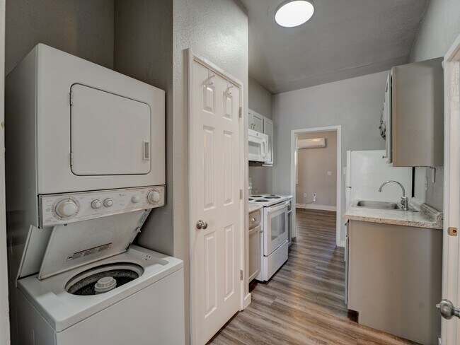 Photo - 1106 S Gentry Blvd