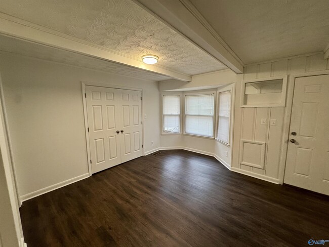 Photo - 409 Suffield St