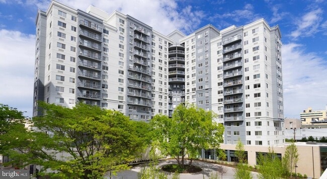 Building Photo - 450 N 18th St Unit 1B-1039 Rental