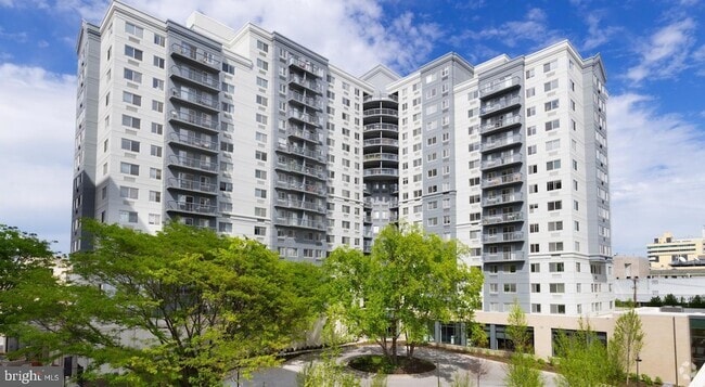 Building Photo - 450 N 18th St Unit 1B-1039 Rental