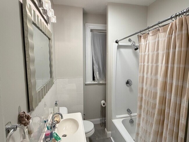 Photo - 100 Linden St Unit 6