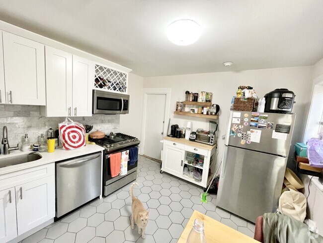 Building Photo - 17 Spring Garden St Unit 1 Rental