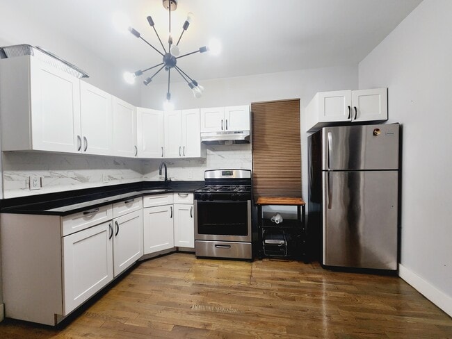 68 Neptune 1L - 69 Neptune Ave Apartments Unit 1L