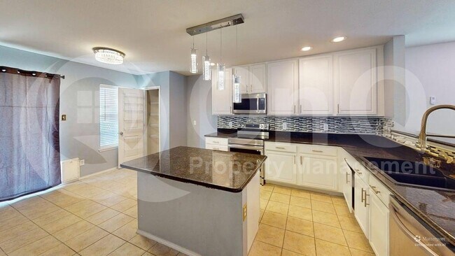 Photo - 8417 Star Thistle Dr