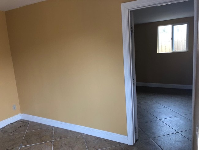 Photo - 1499 Wilson Ave Unidad 2