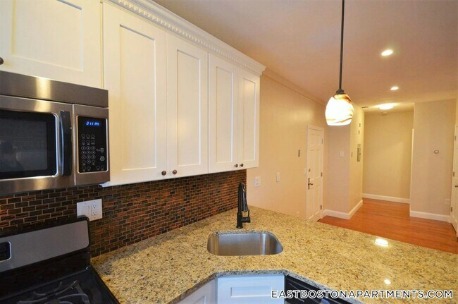 Photo - 349 Sumner St Unidad 1