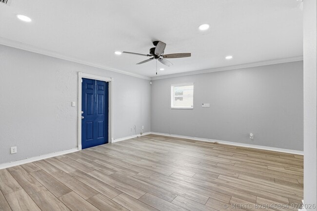 Photo - 128 NW 10th Ave
