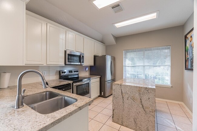 Photo - 46 S Wynnoak Cir