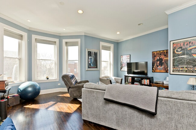 Photo - 1037 S Racine Ave Apartment Unit 3F