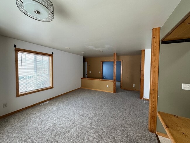 Building Photo - 211 Michael Grove Ave Unit C