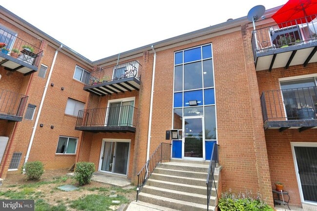 Building Photo - 3404 25th St S Unit 47