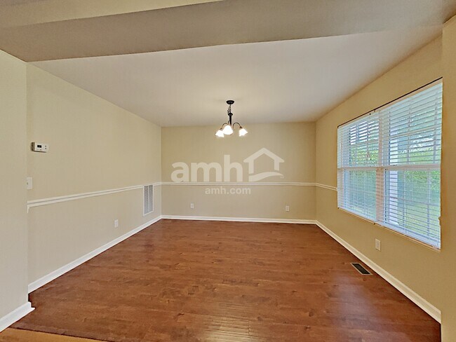 Photo - 2716 Leesa Ann Ln