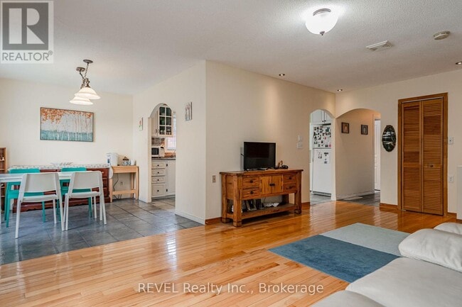 Photo - 6495 Pitton Rd