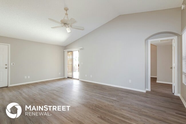 Photo - 8827 W Willowbrook Dr