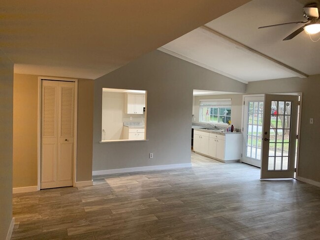 Photo - 1335 Carnation Dr