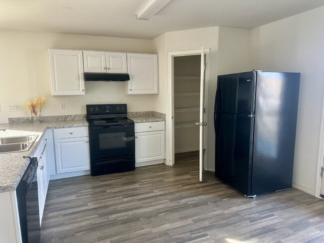 Photo - 226 W Watson Ct