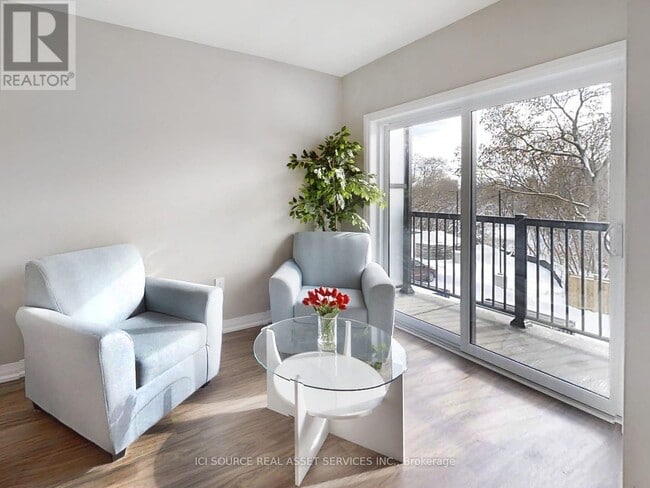 Photo - 77 William St N Unité 305