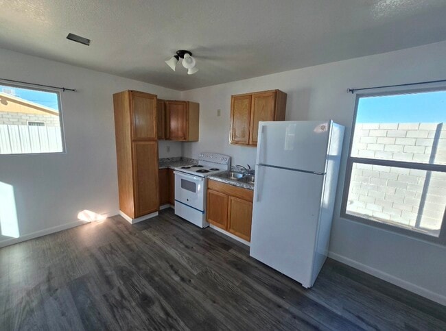 15120 Perlite Dr Unit D