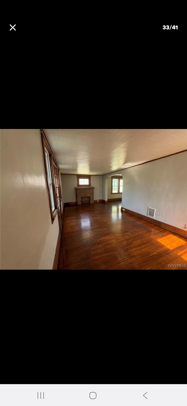 Building Photo - 220 Dartmouth Ave Unit Upper Floor Rental