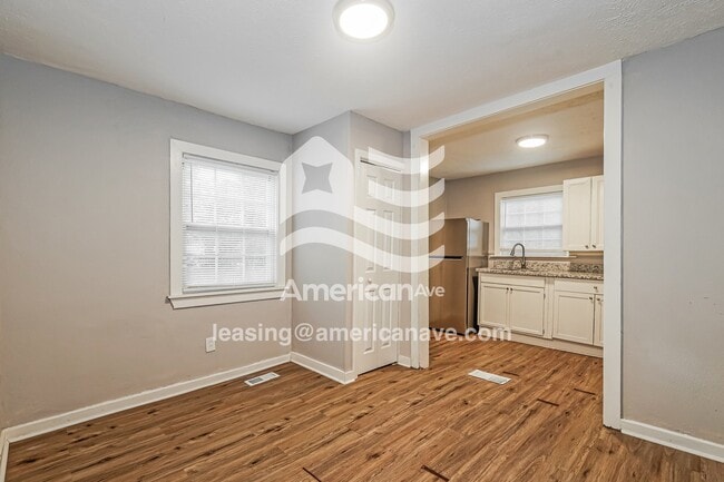 Photo - 308 Josanna St