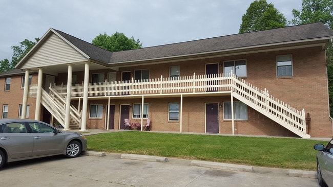 Frente del edificio de dos pisos 20 Grandview - 20 Grandview Ave Unidad Apt G