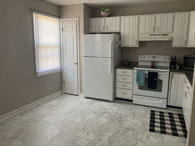 Photo - 3502 Scotland Rd