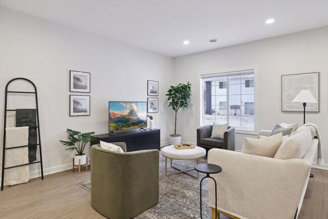 Photo - 603 Ashton St