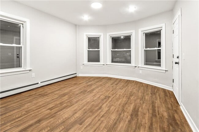 Photo - 538 Power Rd