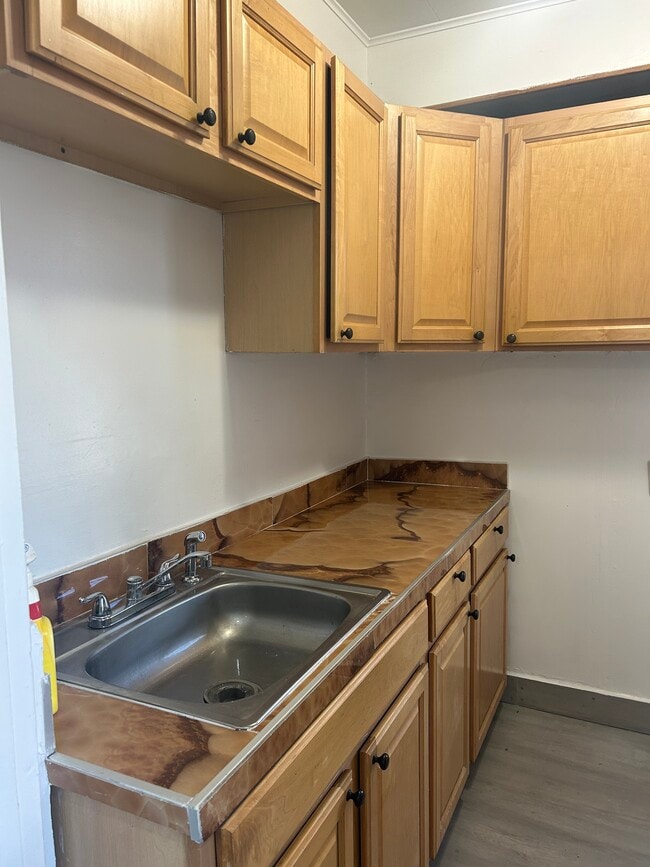Kitchen 1/2 - 214 Oak St Unit 3