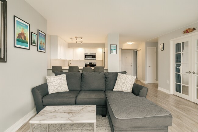 Building Photo - 601 W 11th Ave Unit 811 Rental