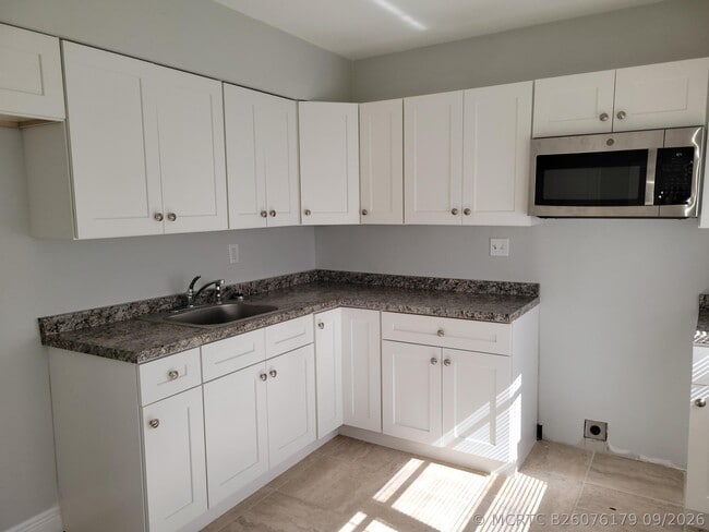 Photo - 651 NE 46th Ct
