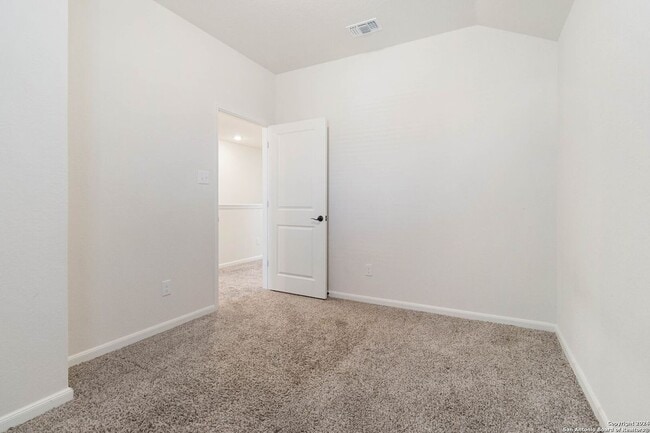 Photo - 13822 Enzo Gate