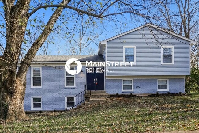 Building Photo - 4 Bedroom Pet-Friendly Home in Louisville, KY with Main Street Renewal