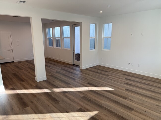 Photo - 2928 Liscum St