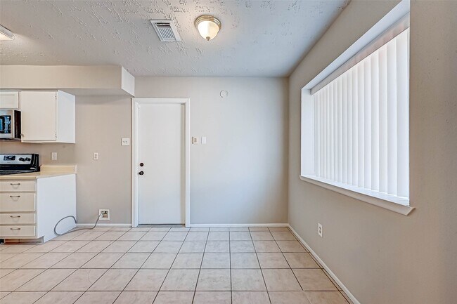 Photo - 24130 Silversmith Ln
