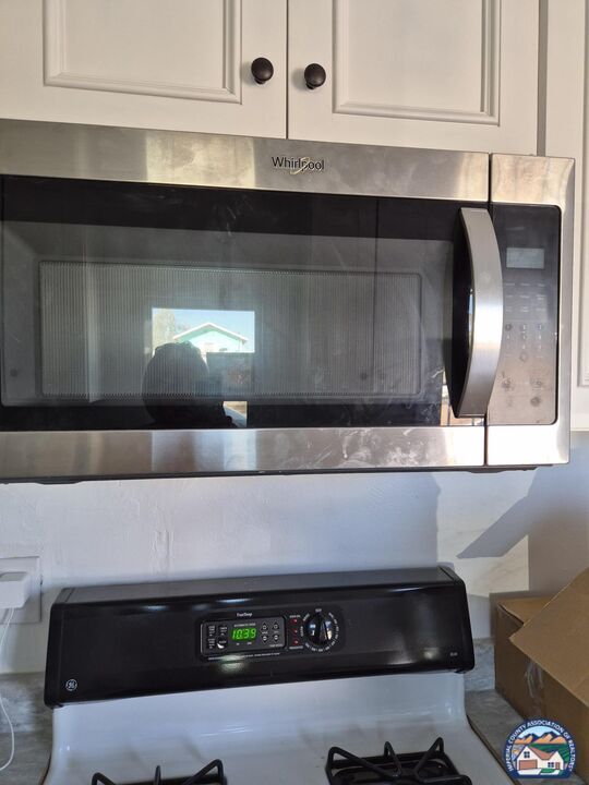 Photo - 874 W Pico Ave