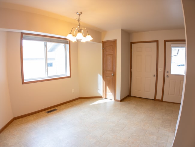 Photo - 2 Bedroom Apartment in Quiet Neighborhood!