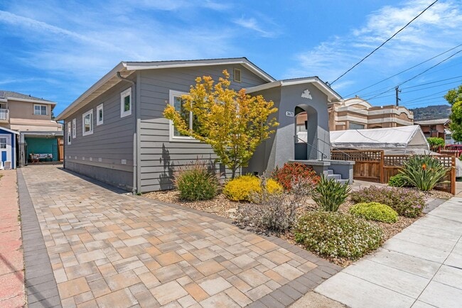 Photo - Charming Updated Oakland Home for Lease