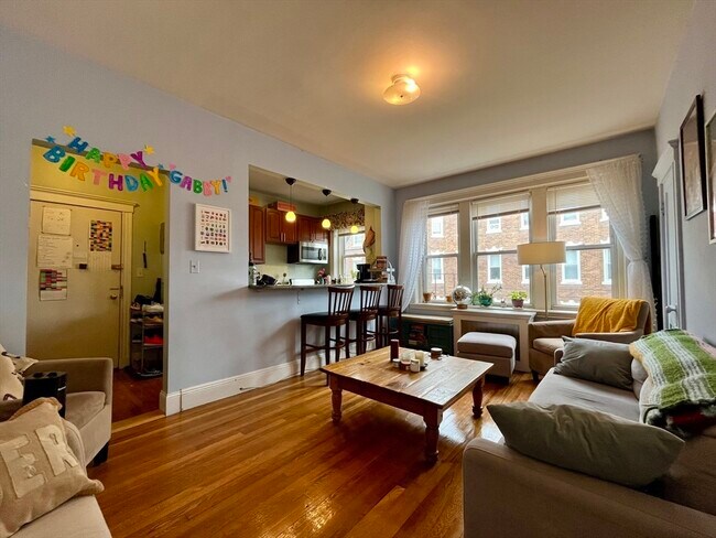 Photo - 229 Kelton St Unidad 5 Rental