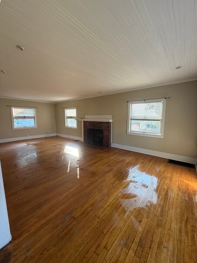 Photo - 126 E Washington Ave