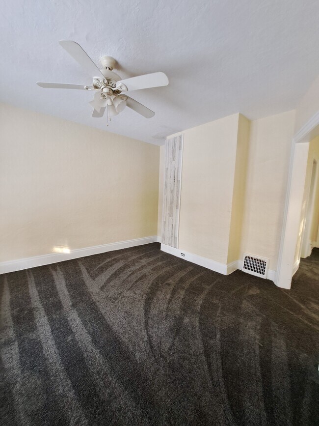 Photo - 1122 Beaumont Ave