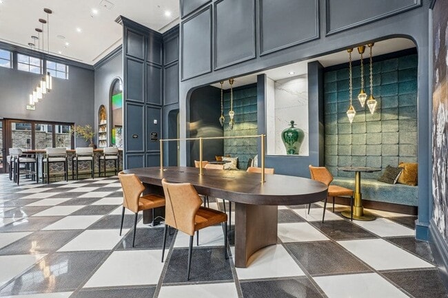 Florent Clubroom