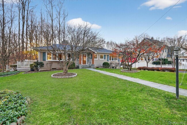 Photo - 350 Spring St