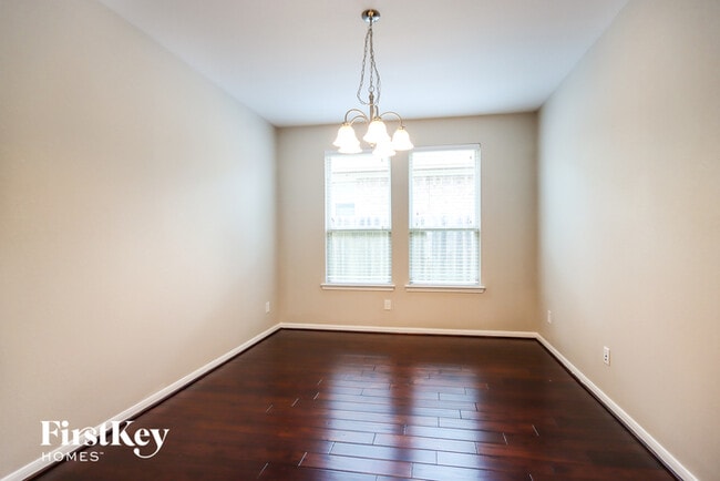 Photo - 183 Knollbrook Cir