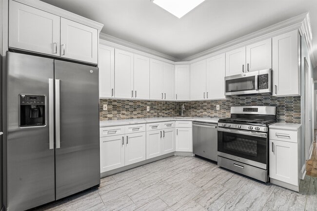 Photo - 71 W 54th St Unit 1